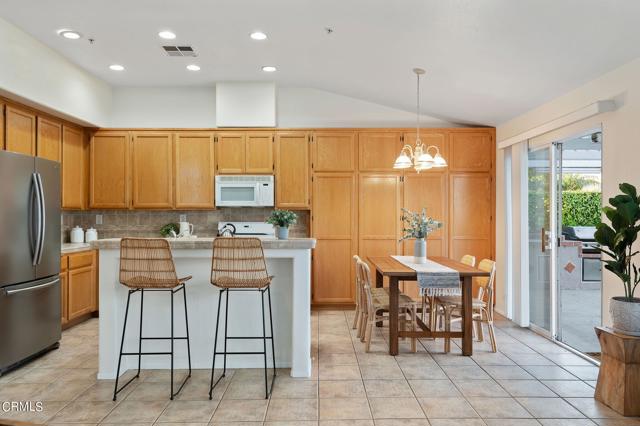 12-web-or-mls-12 - Kitchen