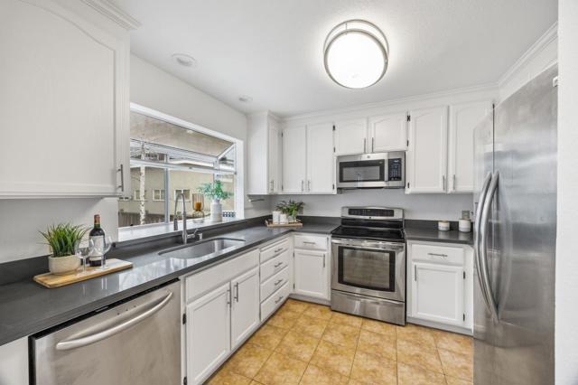 8 Arch Street, Redwood City CA: https://media.crmls.org/mediaz/af7accab-abf9-4f81-b2a3-39e687ee1ab2.jpg