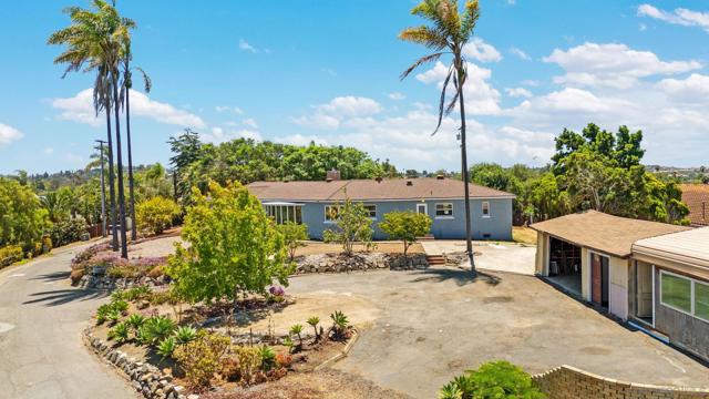 2530 Pruett Dr, Vista CA: https://media.crmls.org/mediaz/af7ae03a-5143-48b8-89ba-440eac01d7a7.jpg