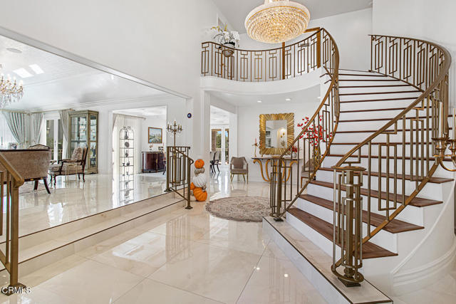848 Greenridge Drive, La Canada Flintridge CA: https://media.crmls.org/mediaz/af7c4968-74f3-4618-bf91-b9a088e82d33.jpg