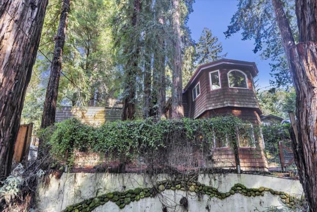 695 Creek Drive, Boulder Creek CA: https://media.crmls.org/mediaz/af7c7091-f184-42c2-88d1-3d72dcce2ac9.jpg