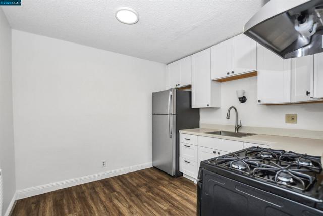 Image 7 of 37 For 2236 Hillsborough Ct