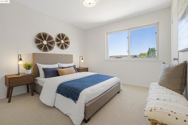 160 Manzanita Pl, Hercules CA: https://media.crmls.org/mediaz/af7cb294-f7a3-4125-ba34-de3f1f1a9e41.jpg