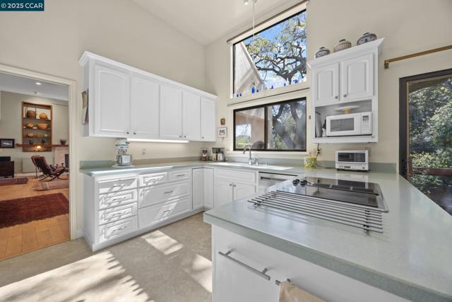 3800 Terra Granada Dr, Walnut Creek CA: https://media.crmls.org/mediaz/af7cba11-9fe4-4eb0-a249-955e8d2e63b3.jpg