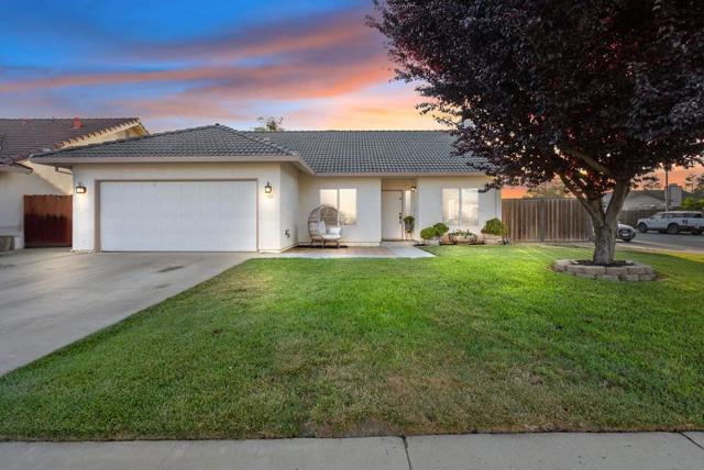 600 Gabriele Court, Hollister CA: https://media.crmls.org/mediaz/af7cdab7-fabb-4d7e-adea-8802936e53f7.jpg