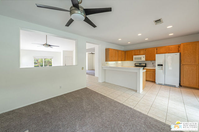 2220 N Paseo De Anza, Palm Springs CA: https://media.crmls.org/mediaz/af7d719e-413e-4dec-abc4-216794f30ce5.jpg