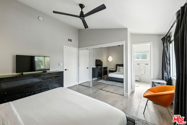 20835 Tiara Street, Woodland Hills CA: https://media.crmls.org/mediaz/af7d75bb-65f4-4701-b2fe-aac6601f4853.jpg