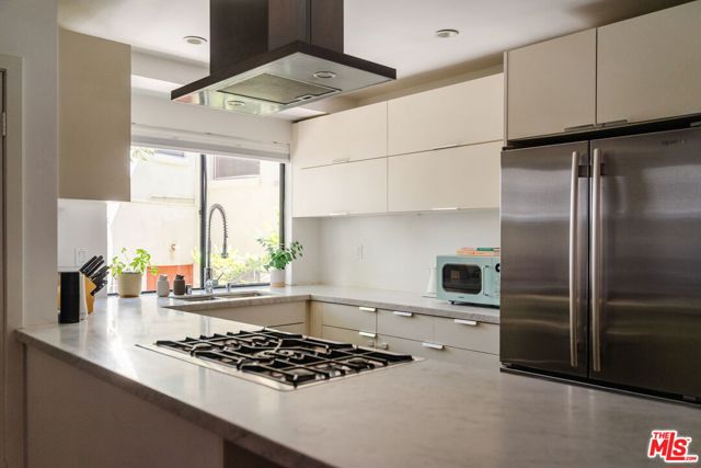 2 Bed Home for Sale in Venice, California