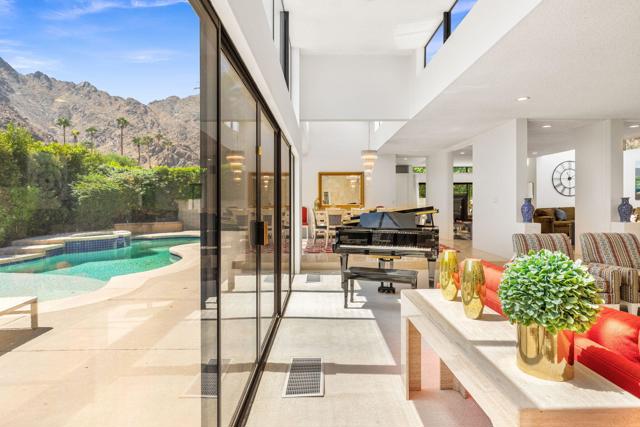 46220 Manitou Drive, Indian Wells CA: https://media.crmls.org/mediaz/af7da314-eec9-4e9c-8ca7-67f483e15204.jpg