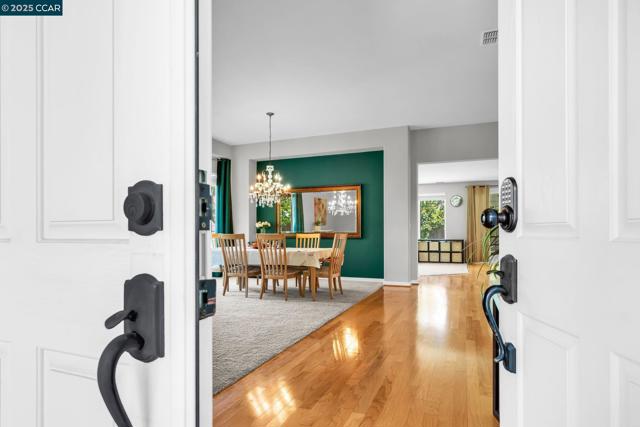 1731 Palmer Dr, Concord CA: https://media.crmls.org/mediaz/af7e8ca1-b2d2-4676-afad-b715cbb565a5.jpg