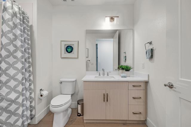 45158 Tom Blalock St, Fremont CA: https://media.crmls.org/mediaz/af7f0d72-bf9d-4616-a21b-7606294f8162.jpg