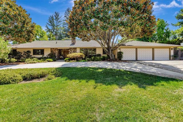 19680 Versailles Way, Saratoga CA: https://media.crmls.org/mediaz/af7f7f44-16d2-45d0-ae10-cb894d8ae514.jpg