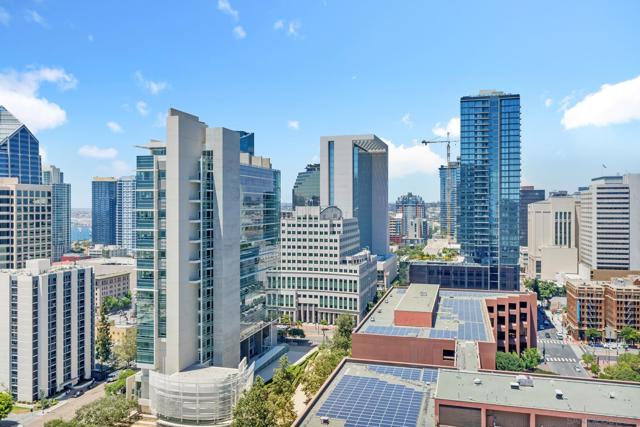 700 Front St, San Diego CA: https://media.crmls.org/mediaz/af807ae6-73a3-4f49-ae0d-697fe48ae6e0.jpg