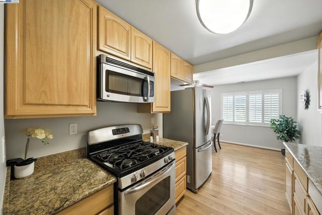 15740 Via Sonata, San Lorenzo CA: https://media.crmls.org/mediaz/af83c41c-82aa-4d76-8041-87eccd5960c7.jpg