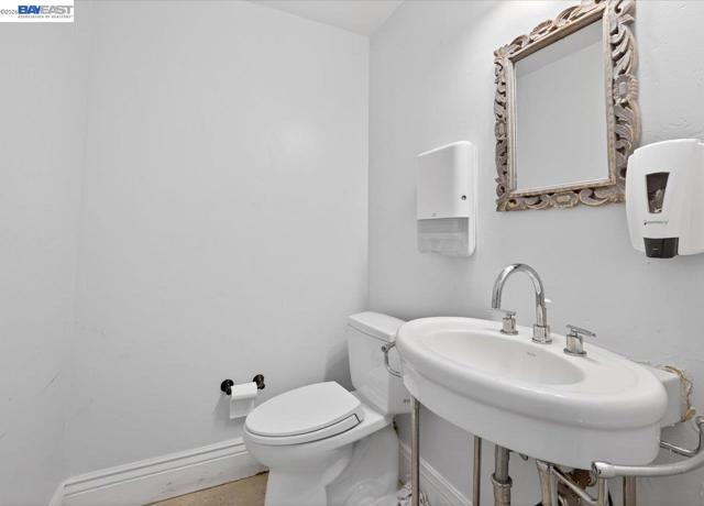 Image 53 of 60 For 920 Happy Valley Rd