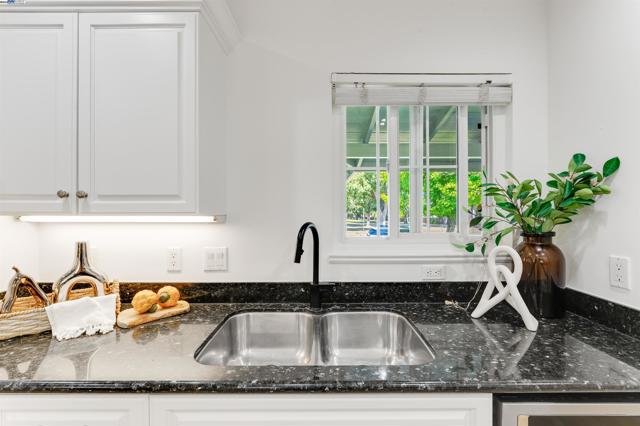 1337 Pennsylvania Blvd, Concord CA: https://media.crmls.org/mediaz/af84071f-5274-45bb-8ee9-bd5a29f898c6.jpg