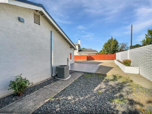 2579 Bishop Ave, Fremont CA: https://media.crmls.org/mediaz/af84d3a0-8533-408c-ba14-cc95b6402845.jpg