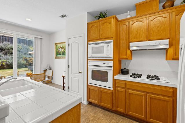 1085 Oakpoint Drive, Bay Point CA: https://media.crmls.org/mediaz/af850189-8a17-4a3f-889b-642c43751fa5.jpg