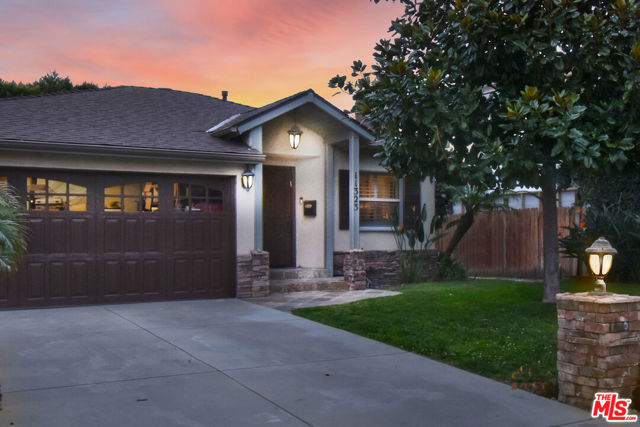 11323 Valley Spring Lane photo 2