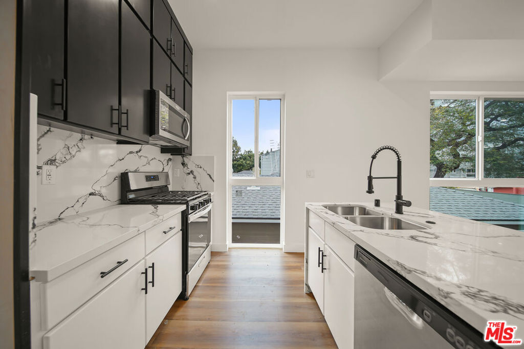 8664 Cadillac Ave, Los Angeles, CA 90034, photo 4