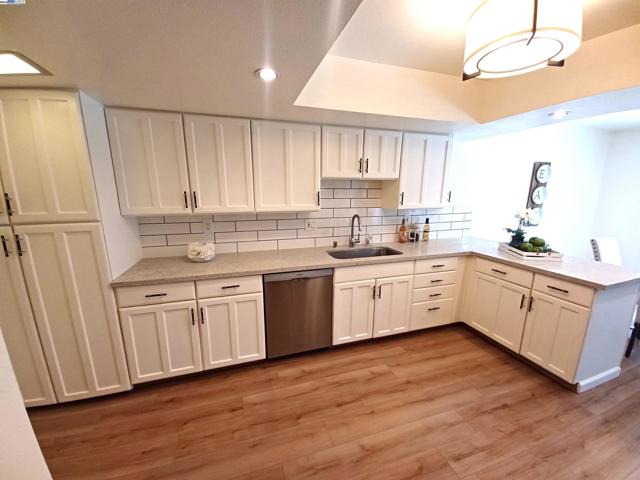 3050 Benjamin Grn, Fremont CA: https://media.crmls.org/mediaz/af85bcea-3e96-44ba-ae6e-8b51d0ddccec.jpg