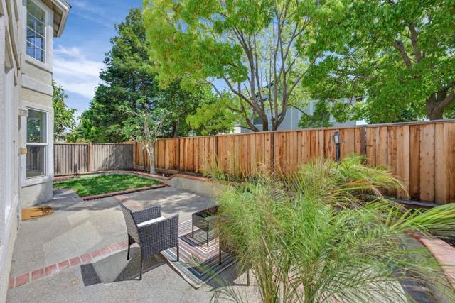 36075 Crystal Springs Drive, Newark CA: https://media.crmls.org/mediaz/af868111-96b2-4545-9dce-39790948a71a.jpg