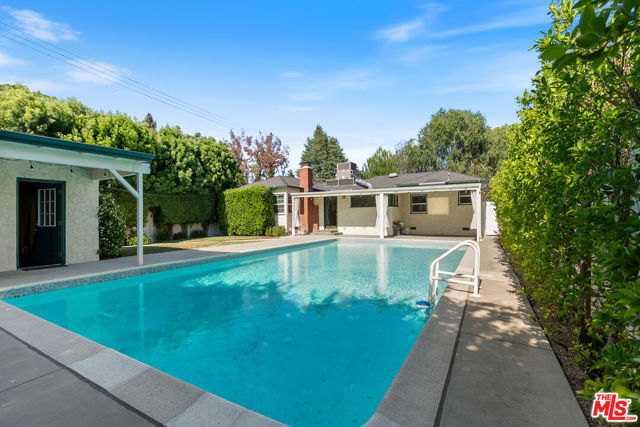4659 Morse Avenue, Sherman Oaks CA: https://media.crmls.org/mediaz/af8682d8-50fa-42e7-b46c-95bf34943a1d.jpg