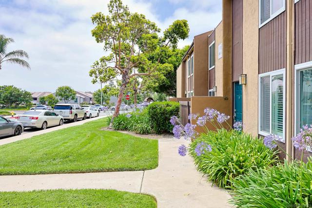 3454 Castle Glen Dr., San Diego CA: https://media.crmls.org/mediaz/af86d7b5-167d-4cd7-bf86-43f49872bd56.jpg
