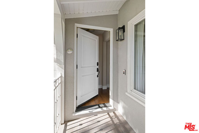 11855 Tiara Street, Valley Village CA: https://media.crmls.org/mediaz/af87147f-040d-4a80-83be-fb6fd9dec5b5.jpg