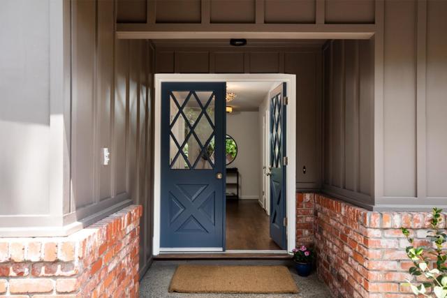 2910 Sherwood Drive, San Carlos CA: https://media.crmls.org/mediaz/af87711b-04e5-4399-8921-78df2818ec2d.jpg