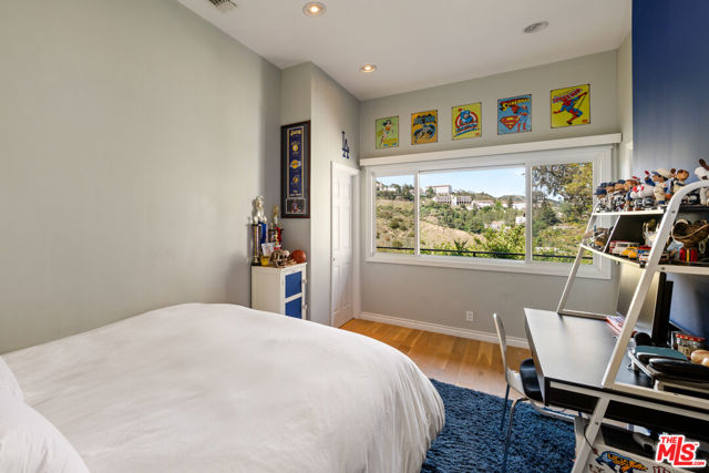 Drew Fenton | 1018 N Tigertail Road Los Angeles CA | MLS: 7162207