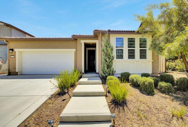 2606 Salinger Avenue, Tracy CA: https://media.crmls.org/mediaz/af87f1d8-9bfc-403a-8289-8c61bb126a39.jpg