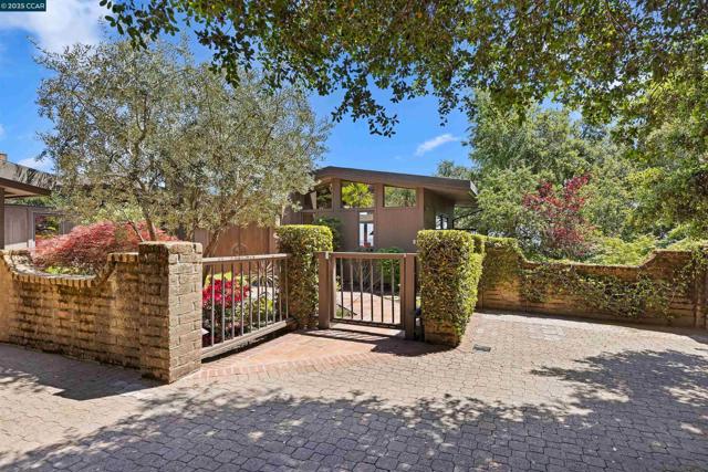 1176 Brown Ave, Lafayette CA: https://media.crmls.org/mediaz/af88f99c-a688-488f-9ec7-448f0c5be8e9.jpg