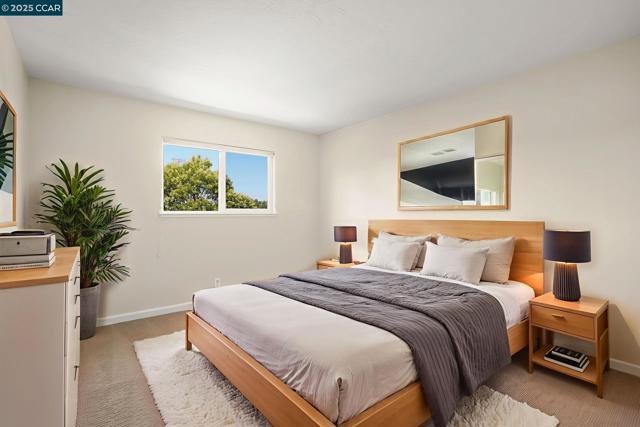 715 Graymont Circle, Concord CA: https://media.crmls.org/mediaz/af890fdf-4869-46c0-afa8-ffefea107eaa.jpg