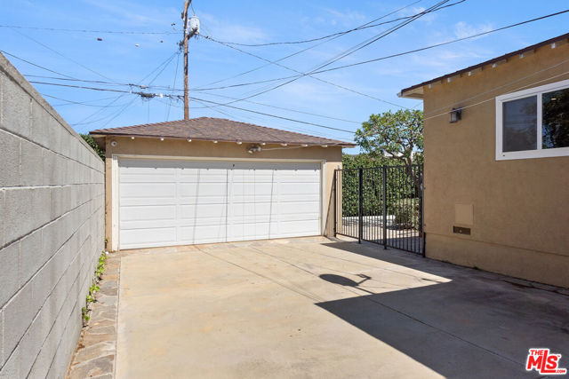 5606 Marburn Avenue, Los Angeles, California 90043, 2 Bedrooms Bedrooms, ,2 BathroomsBathrooms,Single Family Residence,For Sale,Marburn,24430189