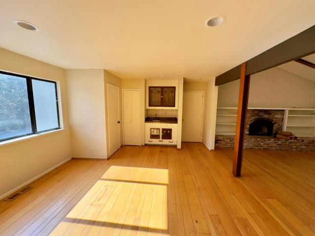 46 Morse Lane, Redwood City CA: https://media.crmls.org/mediaz/af89eb33-40bb-48fa-bec1-02244811732e.jpg