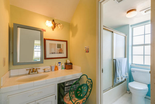 1480 Magnolia Drive, Santa Paula CA: https://media.crmls.org/mediaz/af8b6857-606f-49c9-9335-7621895fe0b6.jpg