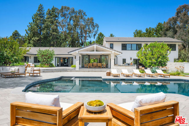 24884 Jim Bridger Road, Hidden Hills CA: https://media.crmls.org/mediaz/af8cfad6-a5c1-4bb2-bd62-f93a936ba827.jpg