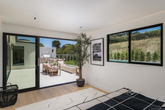 5826 Soledad Mountain Rd, La Jolla CA: https://media.crmls.org/mediaz/af8d6de7-ebb2-4dbd-a1f8-67960593c995.jpg