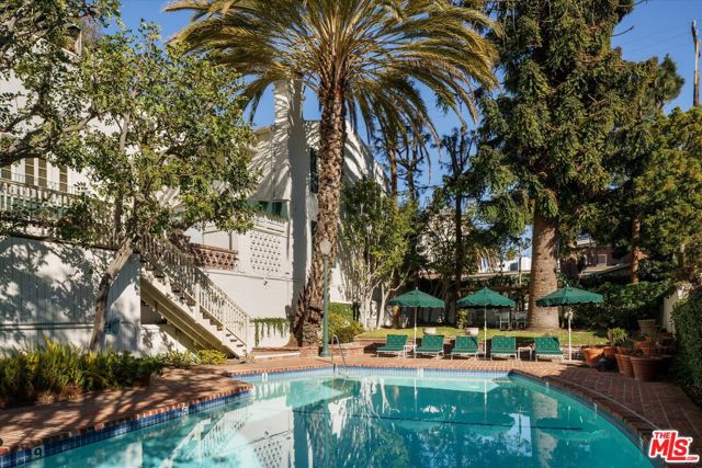 1416 Havenhurst Drive, West Hollywood CA: https://media.crmls.org/mediaz/af8d9d7d-2c4c-47c7-a62e-427448d5e561.jpg