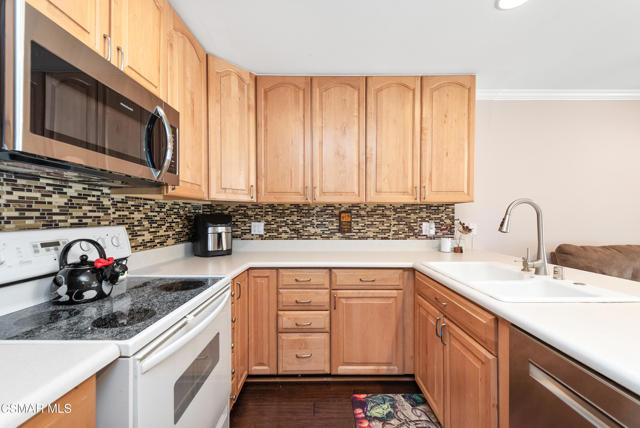 1122 Canterford Circle, Westlake Village CA: https://media.crmls.org/mediaz/af8df92f-e96c-4f36-8dca-c7a70d3a1c82.jpg