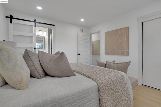 946 Notre Dame Ave, Concord CA: https://media.crmls.org/mediaz/af8e1126-2d7c-461b-833a-024d4e0153cc.jpg