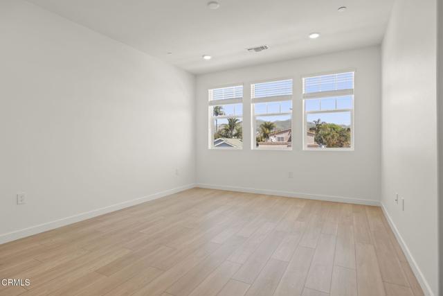 2402 Channel Drive, Ventura CA: https://media.crmls.org/mediaz/af8ee784-9a84-41bf-8b7c-57d21efdeb9b.jpg