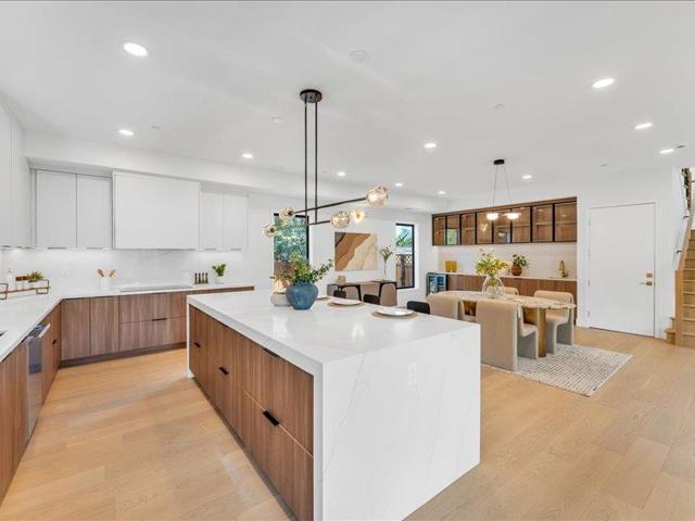 883 Rorke Way, Palo Alto CA: https://media.crmls.org/mediaz/af8f0a4e-8776-4ddd-ad76-e598e38a1679.jpg
