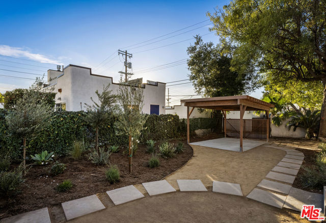 1411 Armadale Avenue, Los Angeles CA: https://media.crmls.org/mediaz/af8fc137-78f4-4cce-b77a-edb6eabf2a4d.jpg