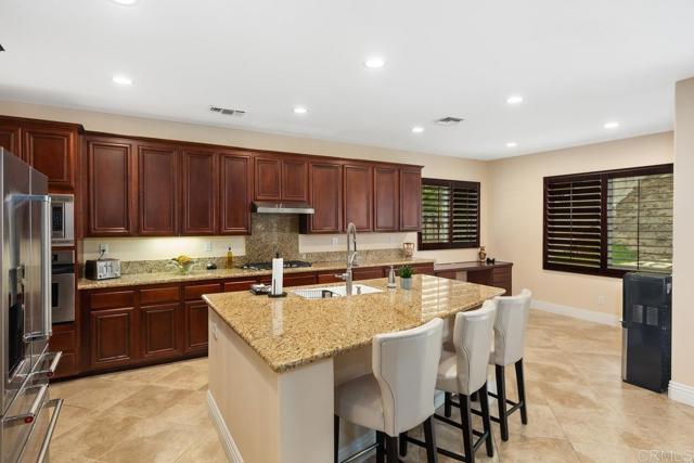 Detail Gallery Image 15 of 41 For 1402 Antioch Ave, Chula Vista,  CA 91913 - 5 Beds | 3/1 Baths