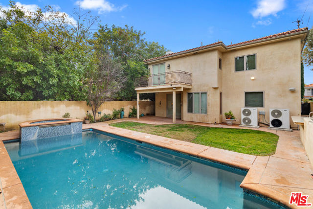 4510 Tyrone Avenue, Sherman Oaks CA: https://media.crmls.org/mediaz/af903df7-633a-4caf-abaf-8268c161f514.jpg