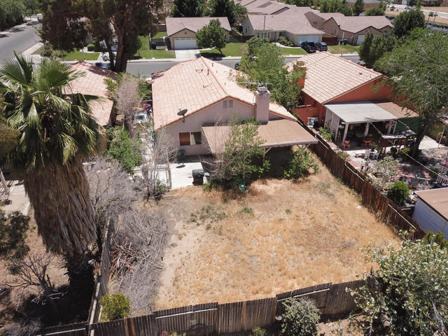517 E Ave J-12, Lancaster CA: https://media.crmls.org/mediaz/af916046-0463-49fe-a3dc-0558298f5593.jpg