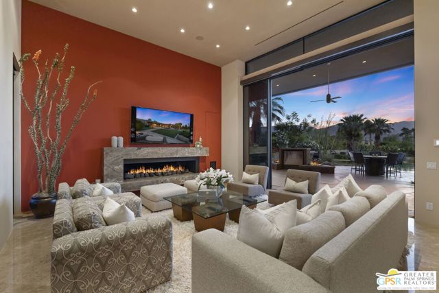4 Paradise Cove Court, Rancho Mirage CA: https://media.crmls.org/mediaz/af920b44-d554-47ef-beef-88e51bfaf6b5.jpg