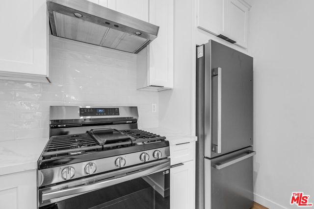 1536 11th Street, Santa Monica CA: https://media.crmls.org/mediaz/af9240c0-607e-484d-ad31-cb80395fac40.jpg